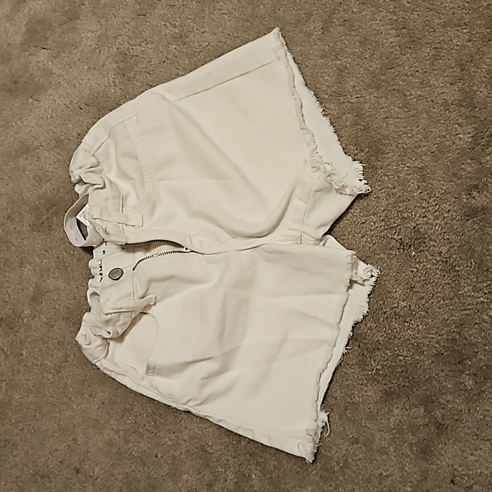 White shortie-shorts